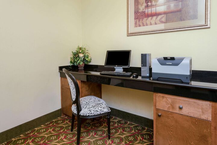 Business Center 37 of 37