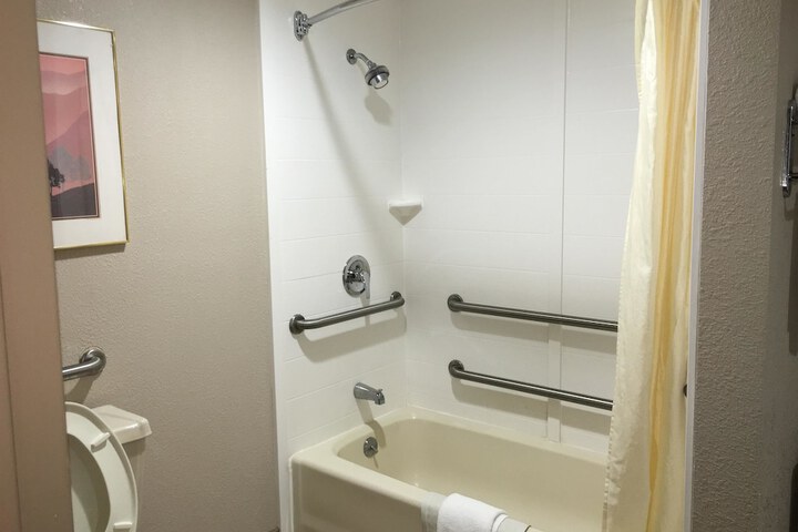 Room 20 of 27