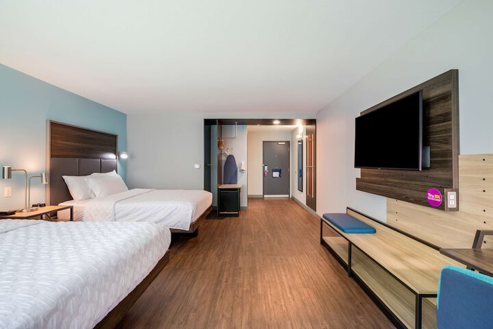 Room 16 of 30