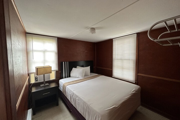 Room 22 of 24