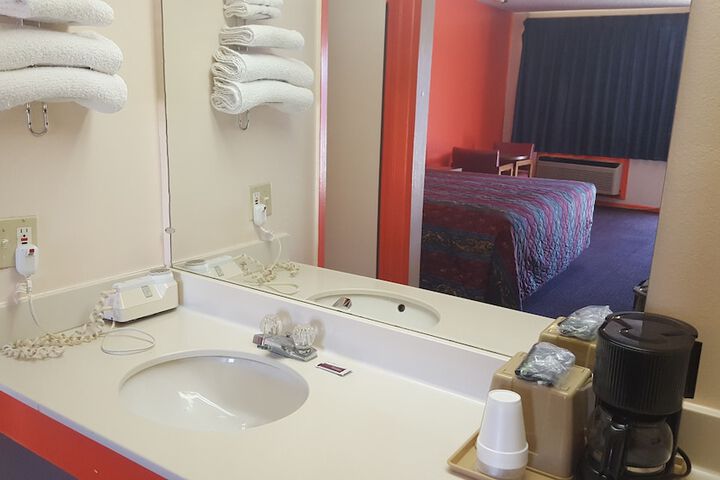 Room 14 of 17
