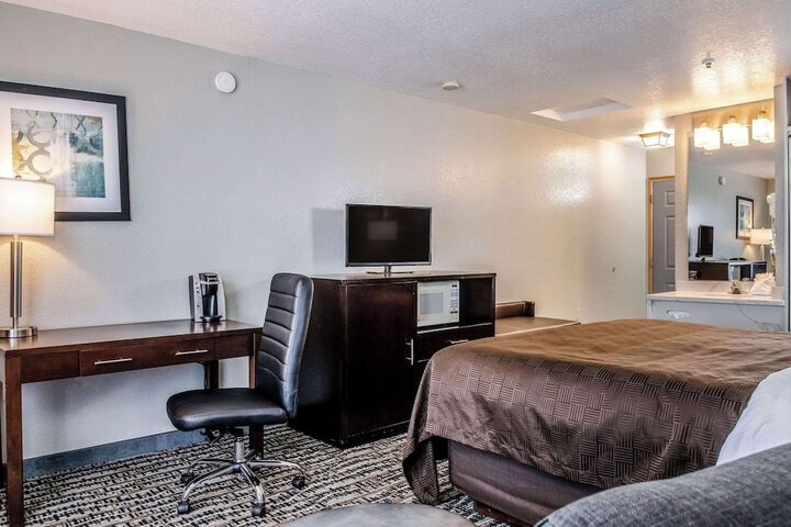 Room 17 of 50