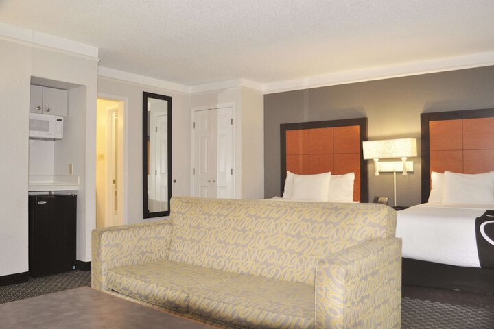 Room 73 of 102