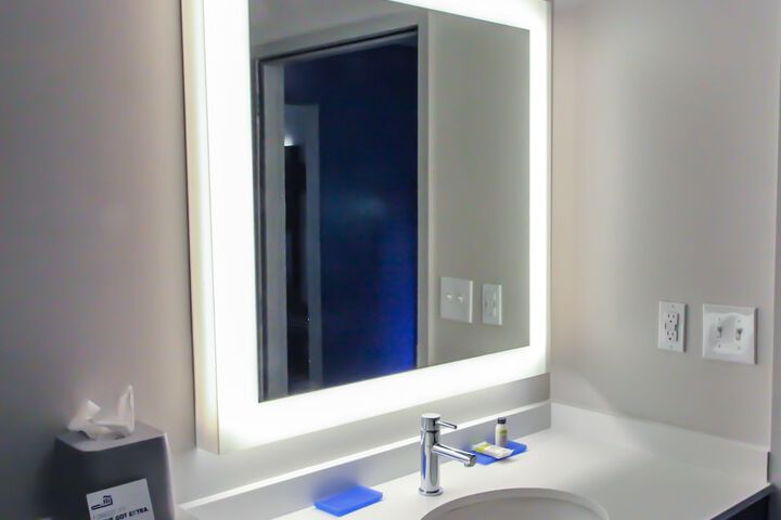Room 15 of 37