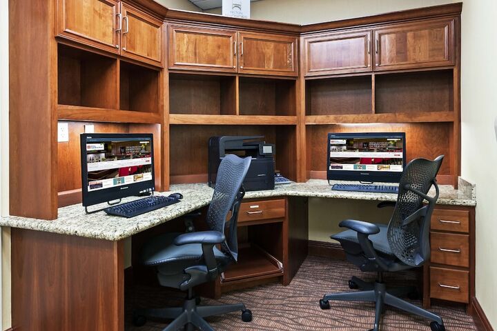 Business Center 33 of 33