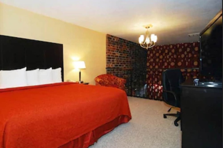 Room 26 of 43