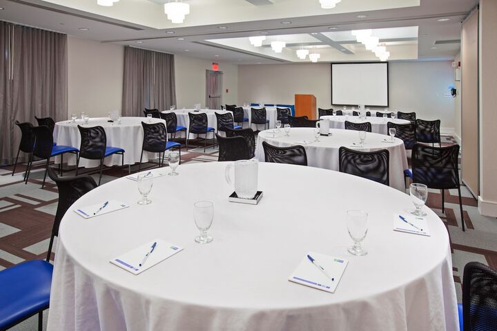 Holiday Inn Express Indianapolis-Fishers by IHG