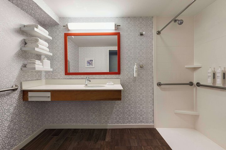 Room 12 of 24
