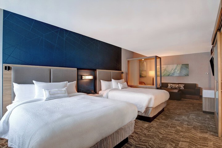 Room 13 of 34