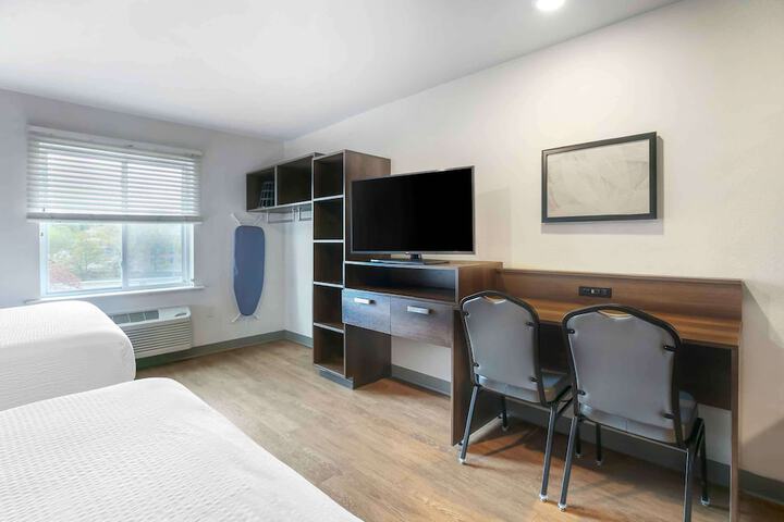 Room 27 of 27