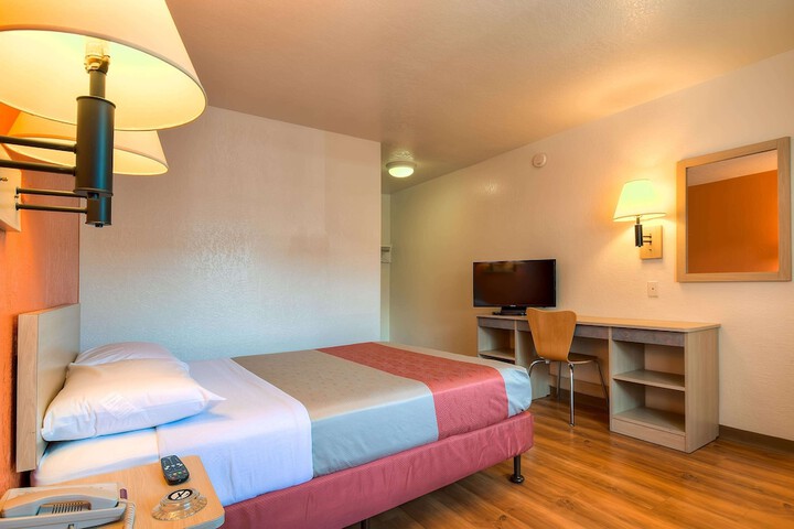 Motel 6 Westminster South - Long Beach