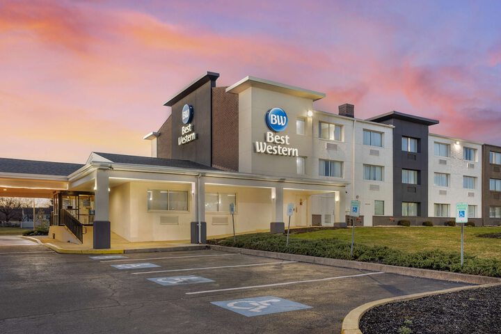Hotel 4 of 50