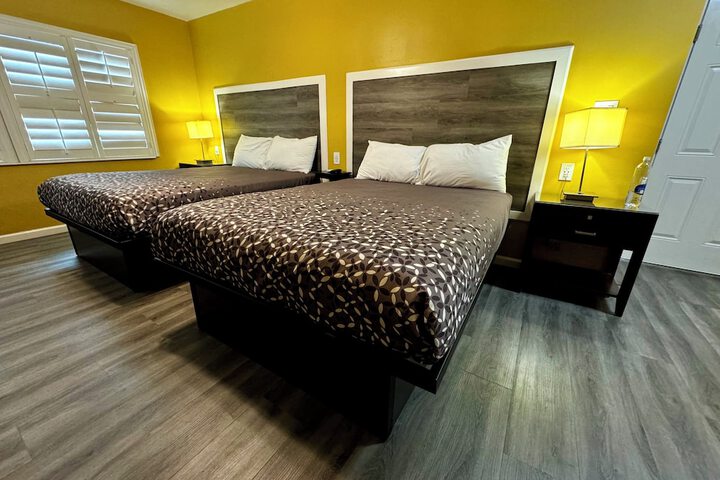 Room 16 of 32