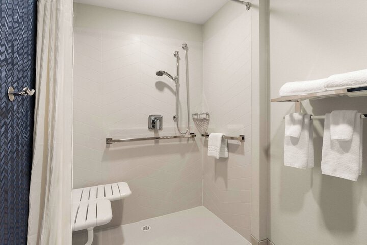 Room 12 of 22