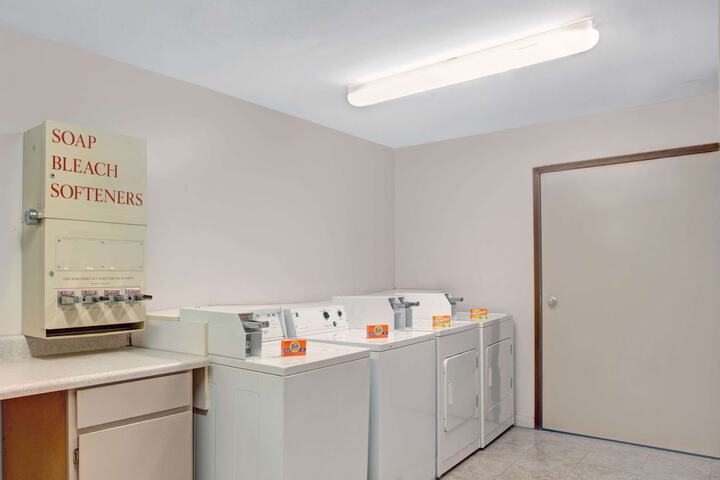 Room 16 of 34