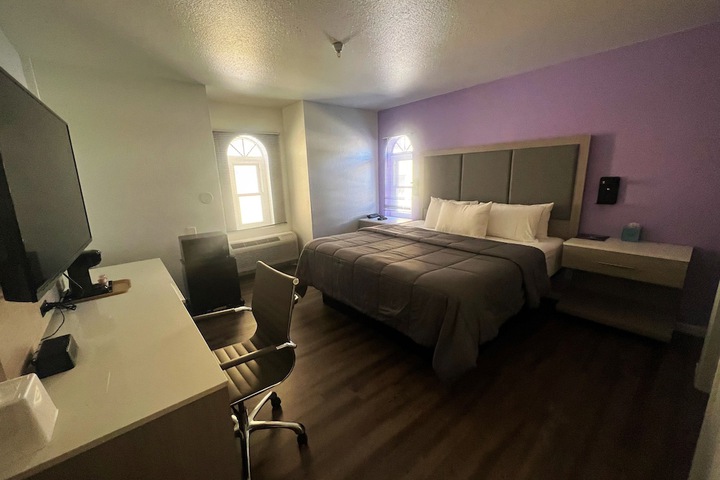 Room 11 of 29