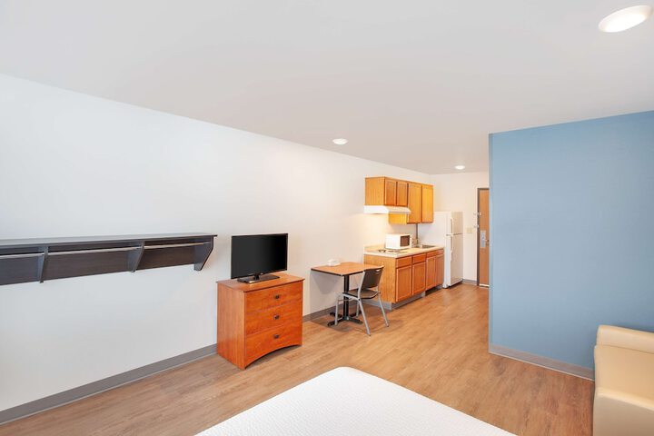 Room 8 of 17