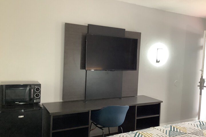 Room 32 of 44