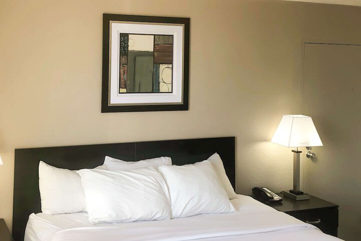 Room 12 of 39