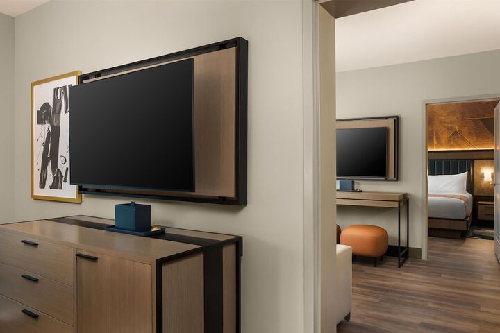 Hotel Avail Rogers Tapestry Collection by Hilton
