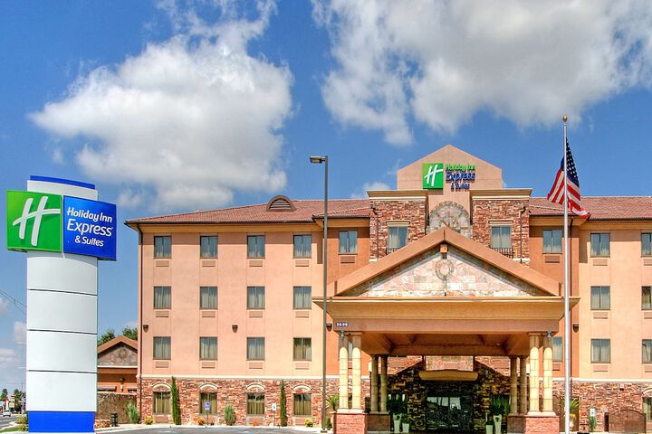 Hotel 5 of 63