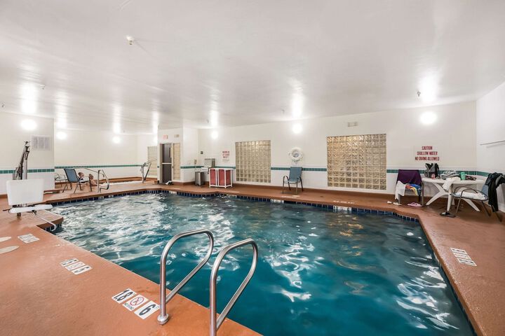Pool 12 of 36