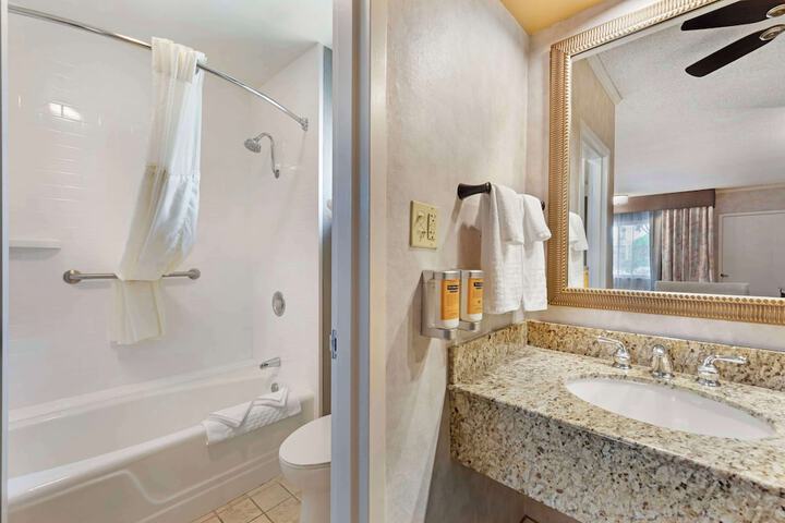 Best Western Plus Black Oak