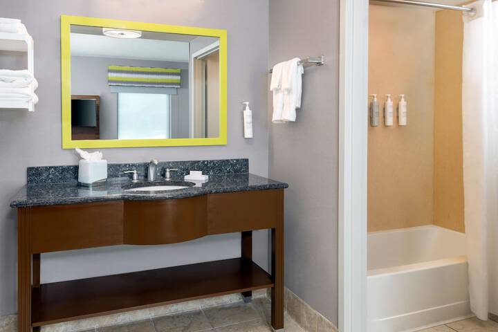 Hampton Inn & Suites Hartford / Farmington