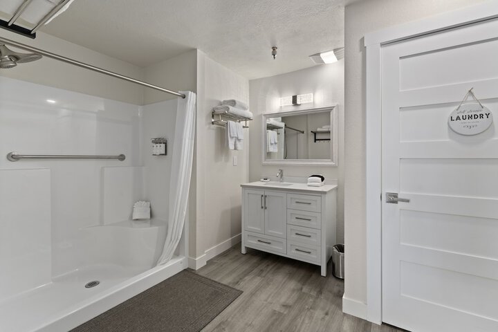 Sandpoint Hotel & Suites Downtown