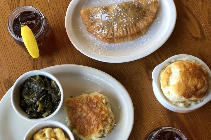 Breakfast/Coffee Service 100 of 157