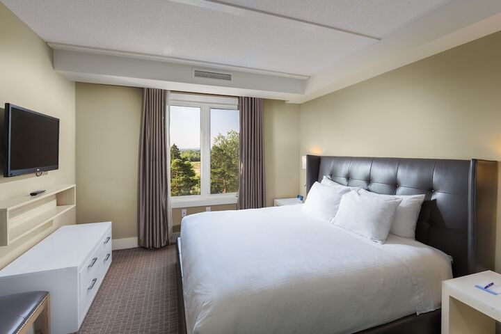 Room 32 of 74