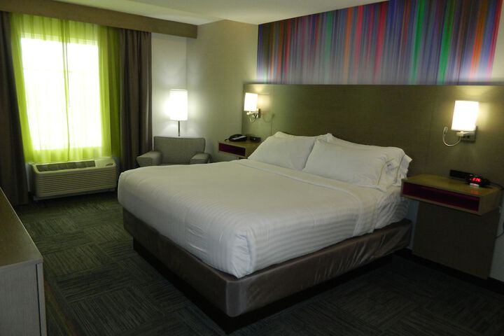 Holiday Inn Express & Suites Shippensburg by IHG