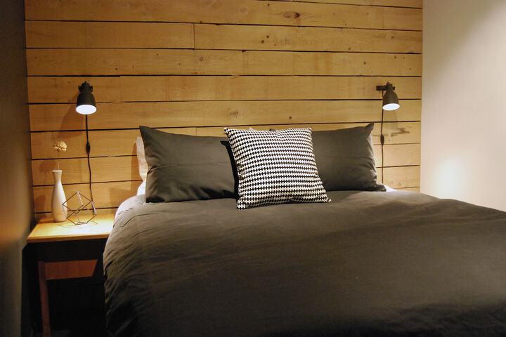 Room 28 of 62