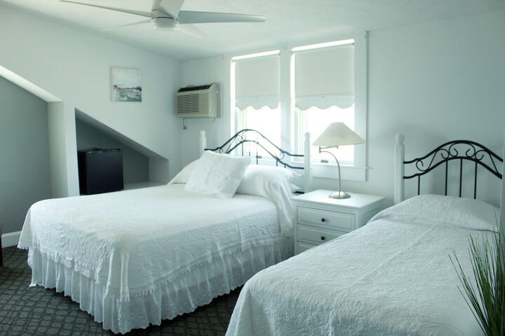 Room 83 of 468