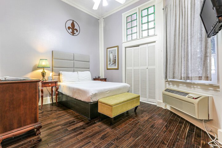 Room 35 of 69