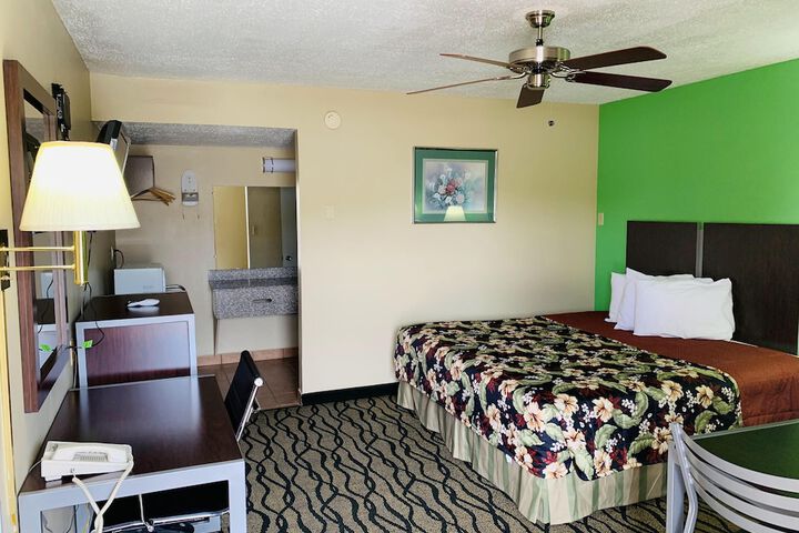Room 25 of 26