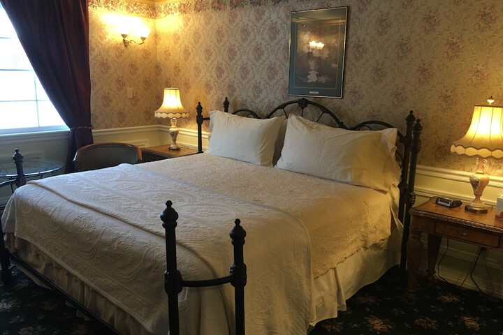 Room 138 of 223