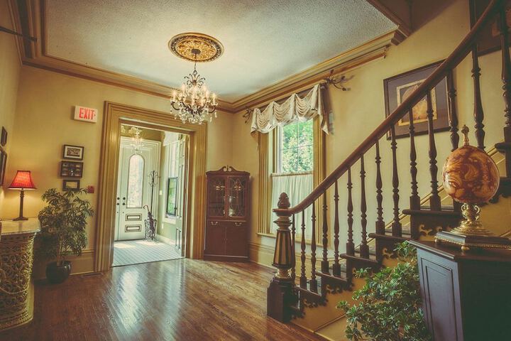 The Woodview Inn