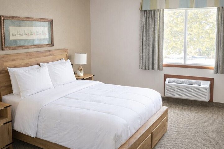 Nisswa Hotel and Suites