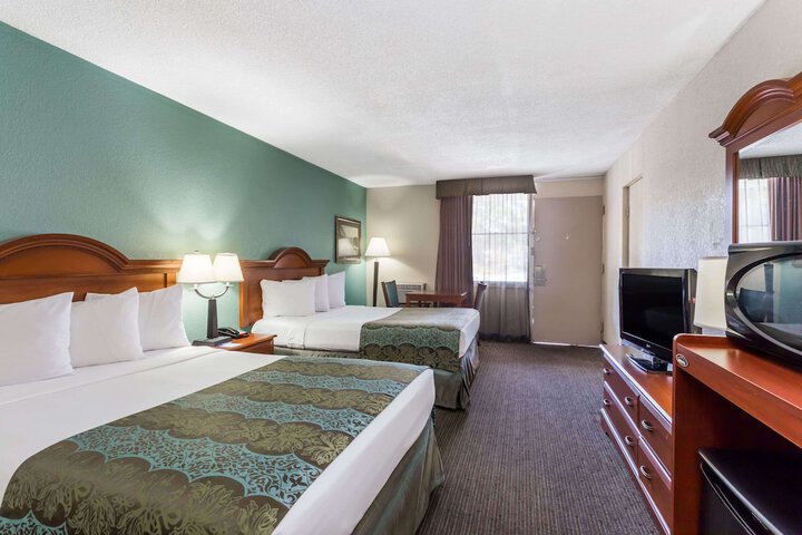 Room 8 of 24