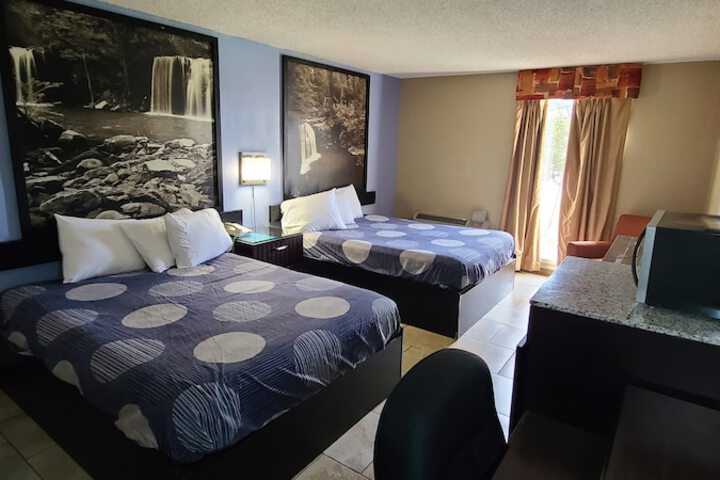 Room 21 of 34