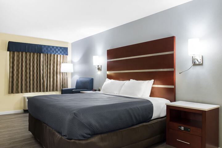 Room 16 of 23
