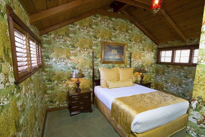 Room 308 of 461