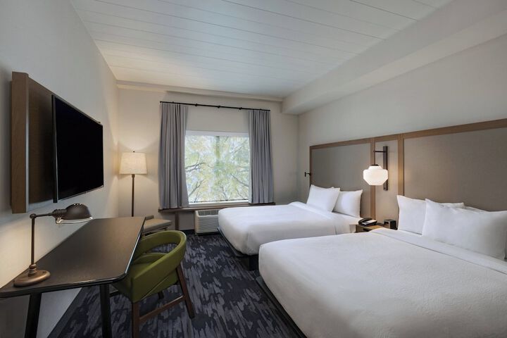 Room 10 of 26