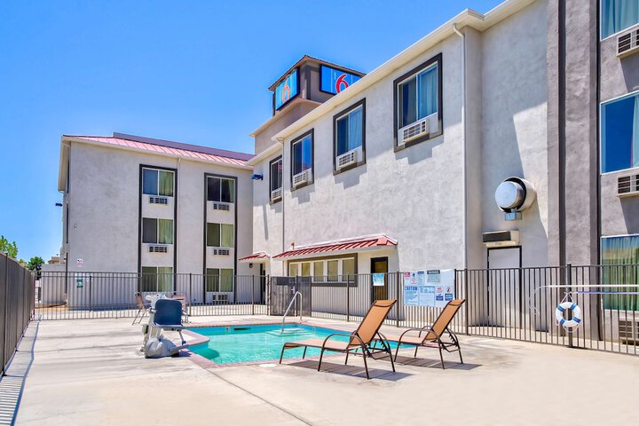 Pool 5 of 30