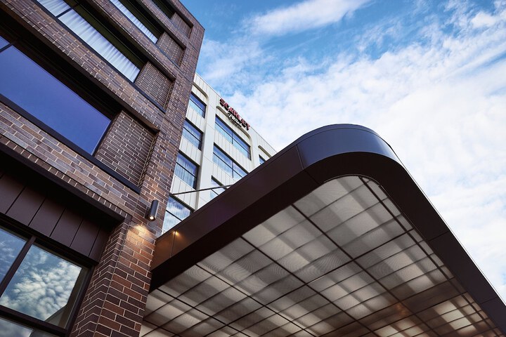 The Scarlet Lincoln, a Tribute Portfolio Hotel