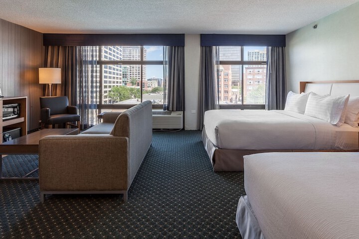 Room 21 of 43