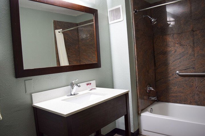 Room 17 of 25