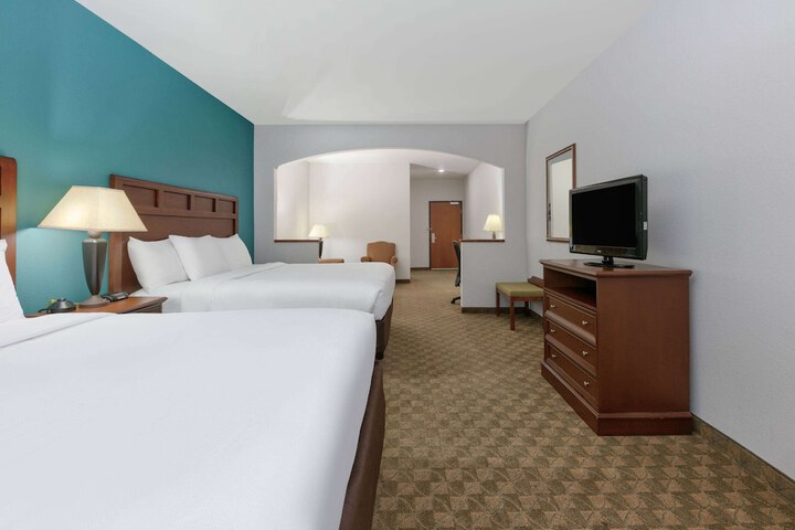 Room 12 of 26