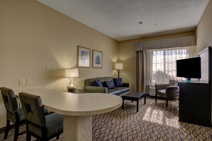 Room 13 of 35